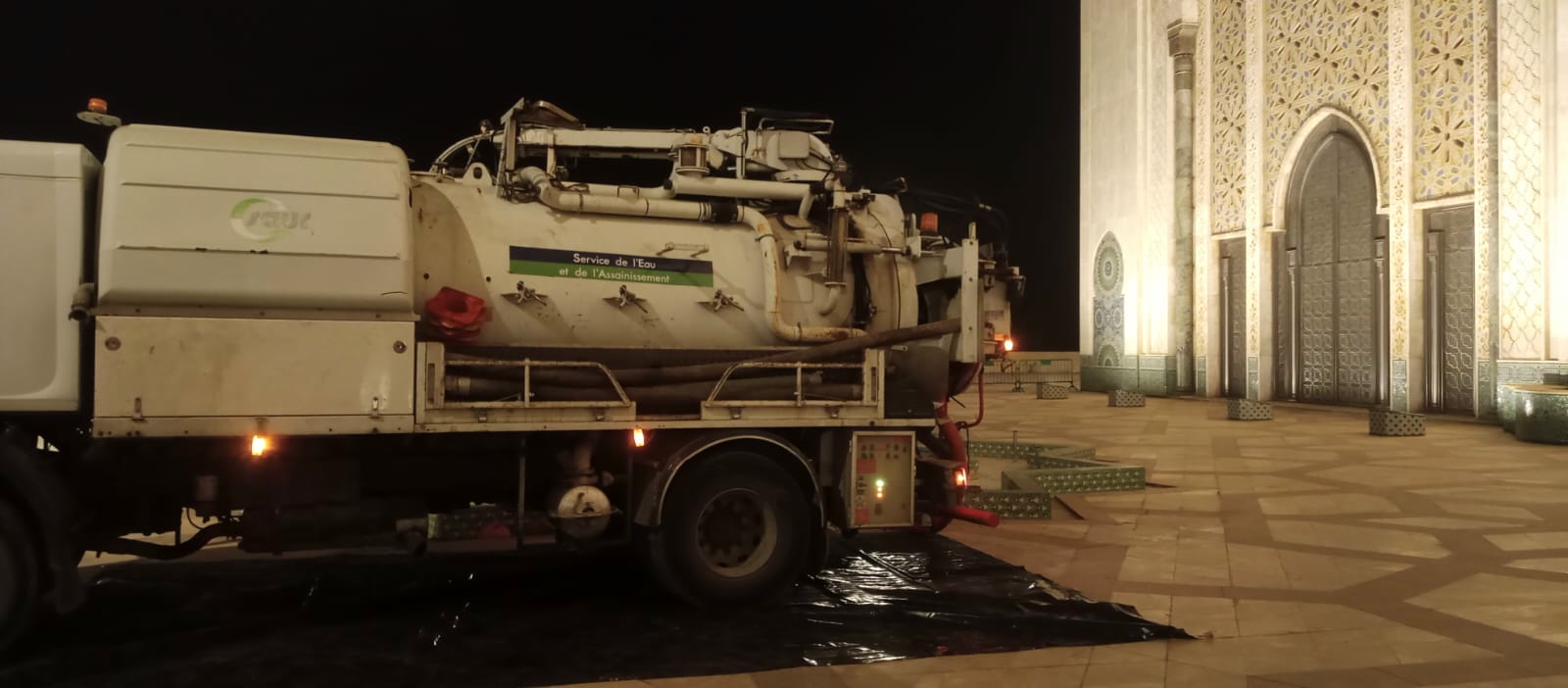 Camion Renault 320 vidange Maroblast, citerne et pompe haute capacité, parc matériel Maroc